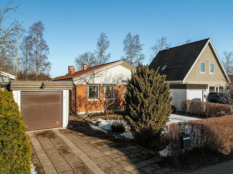 Omlaggning av mansard tak Bjorrod Goteborg